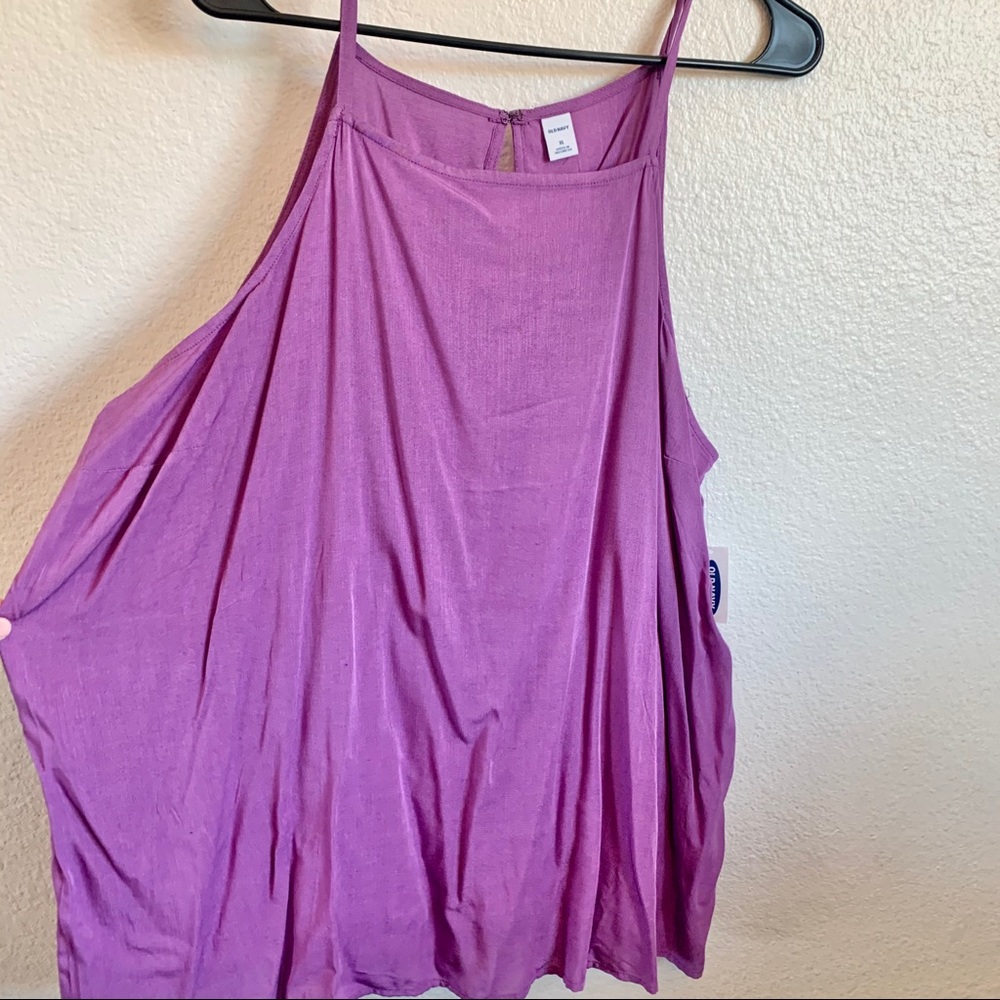 Keyhole Tank Top - Picture 2 of 3